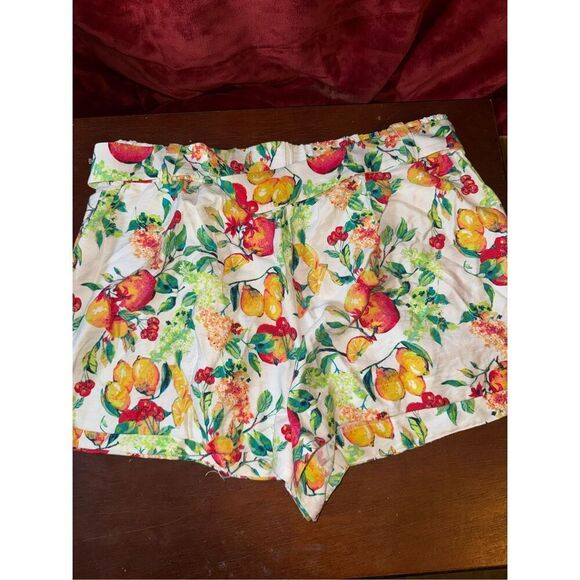 Plus size Lauren Conrad belted dressy shorts size xxl - Picture 4 of 4